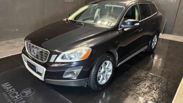 XC60 D5 AWD Geartronic Momentum}
