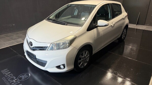 Yaris 1.3 5 porte Lounge}