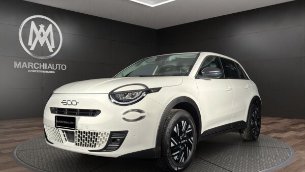 600 Hybrid 110 CV DCT MHEV (Pack Comfort)}