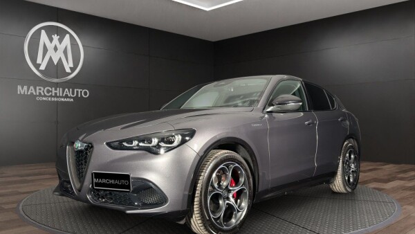 Stelvio 2.2 Turbodiesel 210 CV AT8 Q4 Veloce}