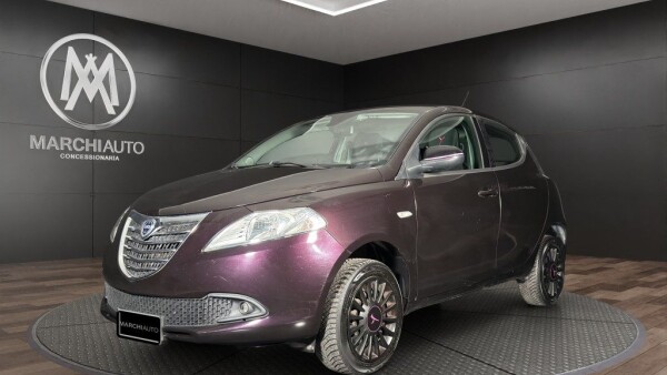 Ypsilon 0.9 TwinAir 85 CV 5 porte Metano Ecochic Elefantin}